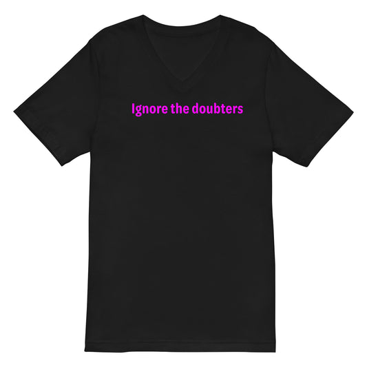 Ignore the doubters - Magenta Text - Mens V-Neck T-Shirt